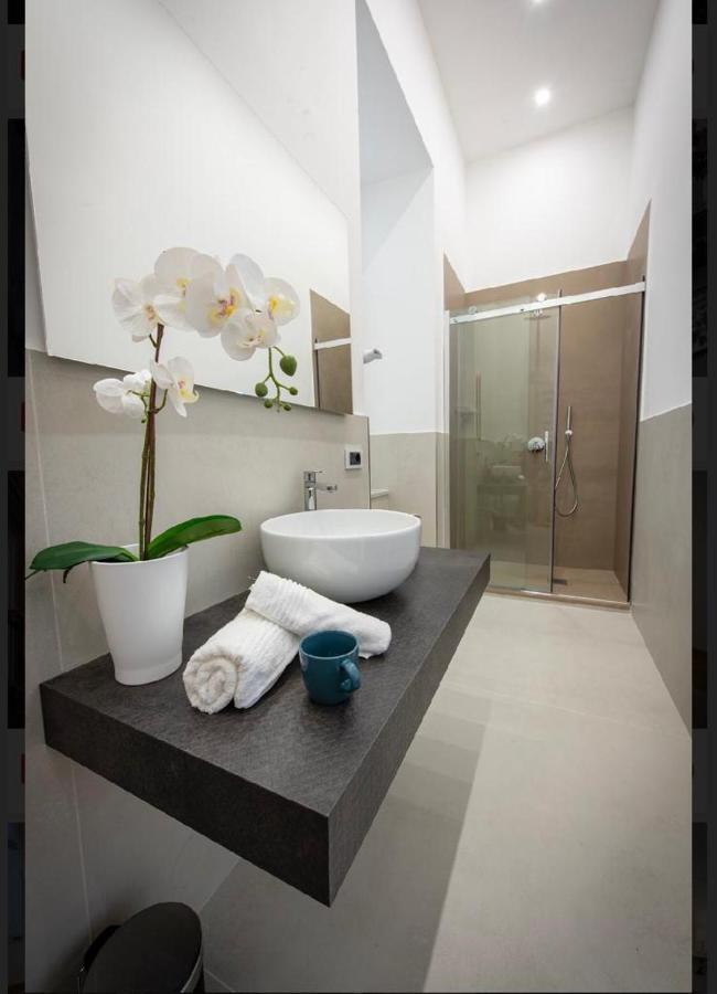 Bed & Breakfast Downtown - E Si Nun Canto Moro