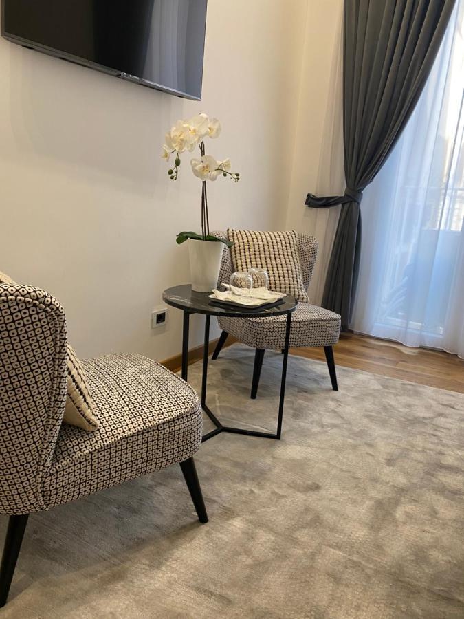Bed & Breakfast Downtown - E Si Nun Canto Moro Naples