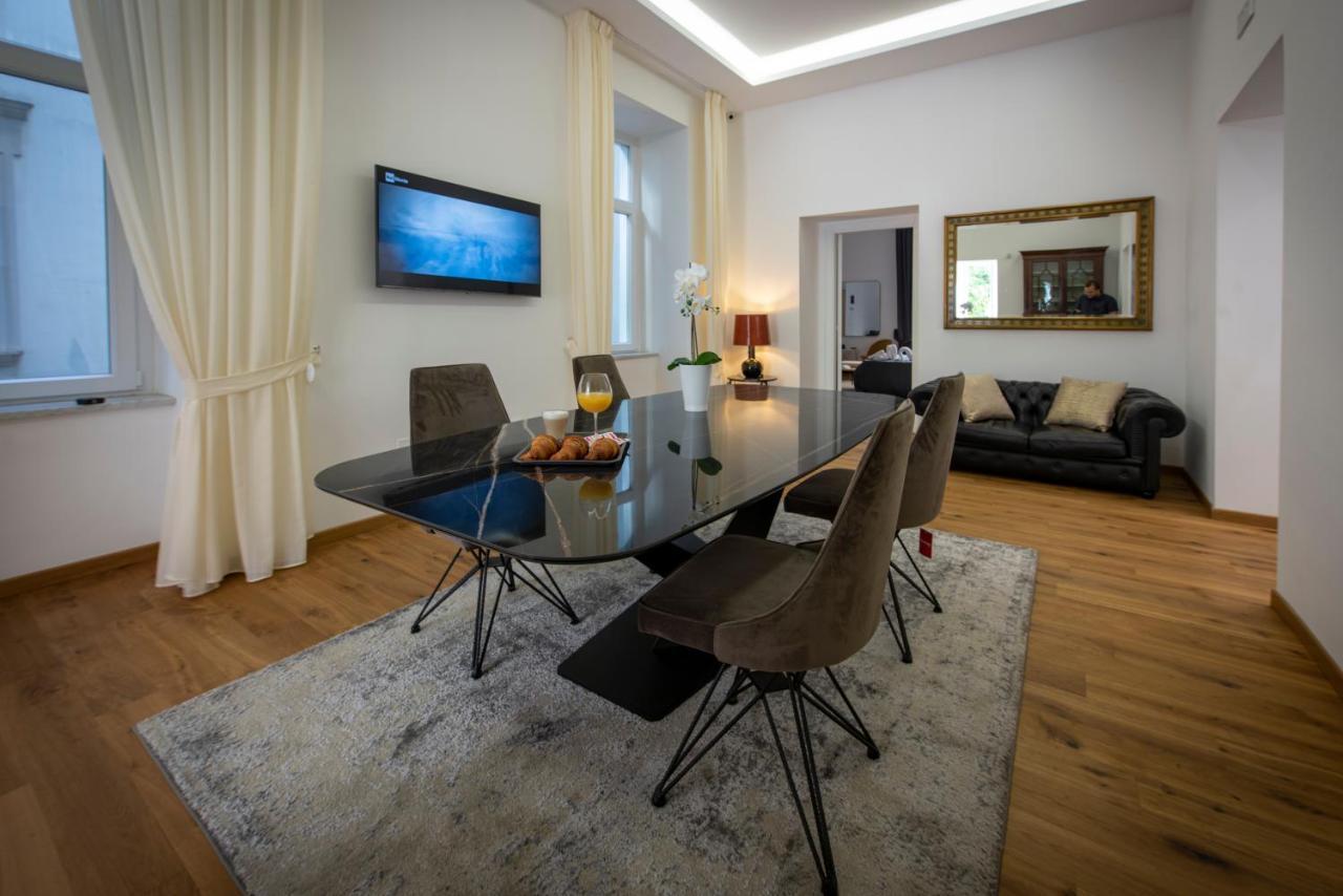 Bed & Breakfast Downtown - E Si Nun Canto Moro